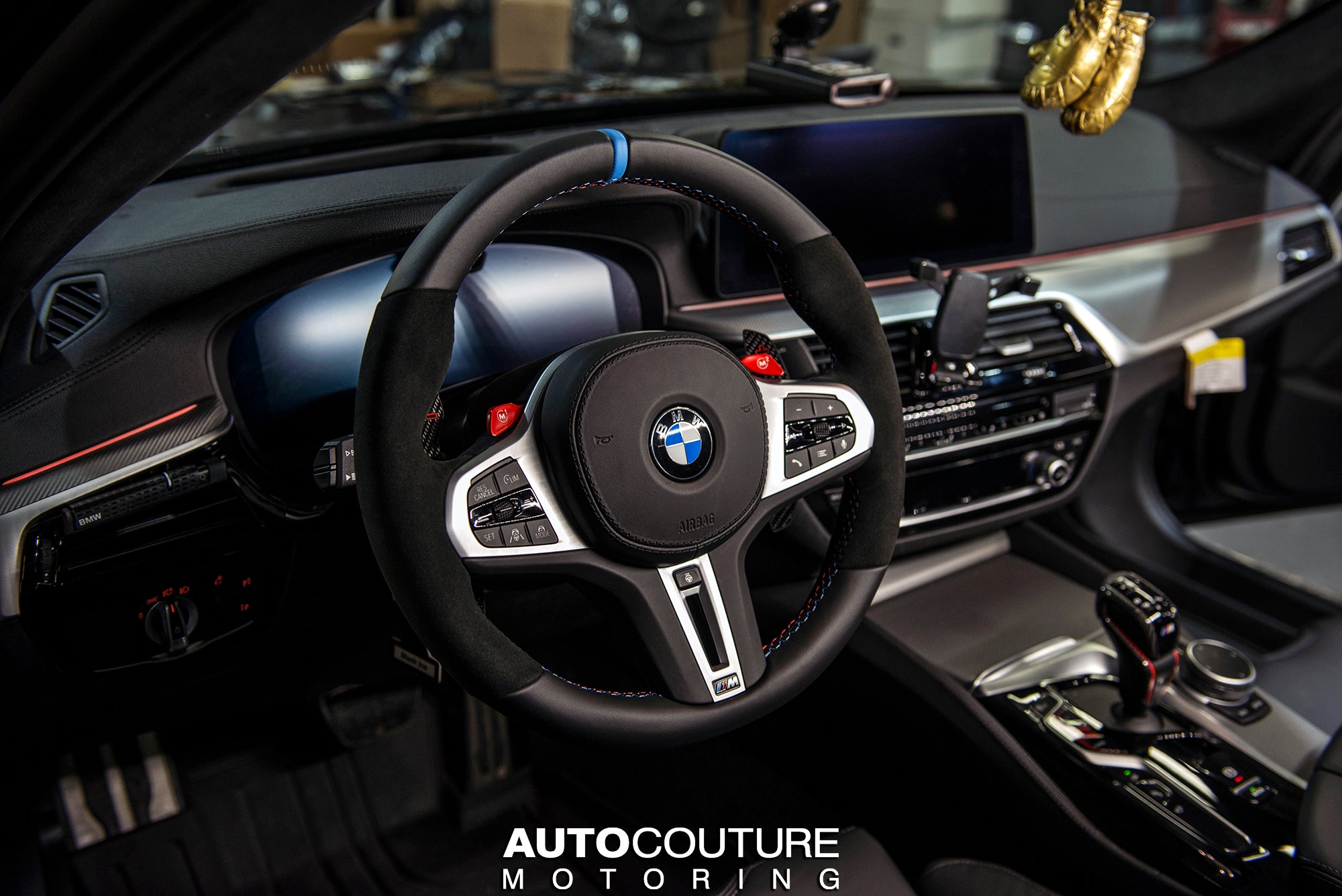 Does this steering wheel retain heated and assisted driving elements?