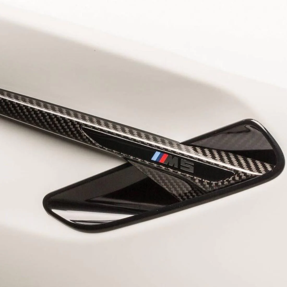 BMW F90 M5 M Performance Air Breather Side Bar in Carbon Fiber Questions & Answers